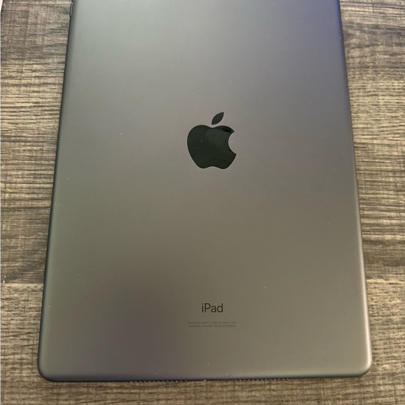 iPad - Sleek midnight 9th GEN 2023 10.2 inch screen laptop case included - Picture 10 of 17